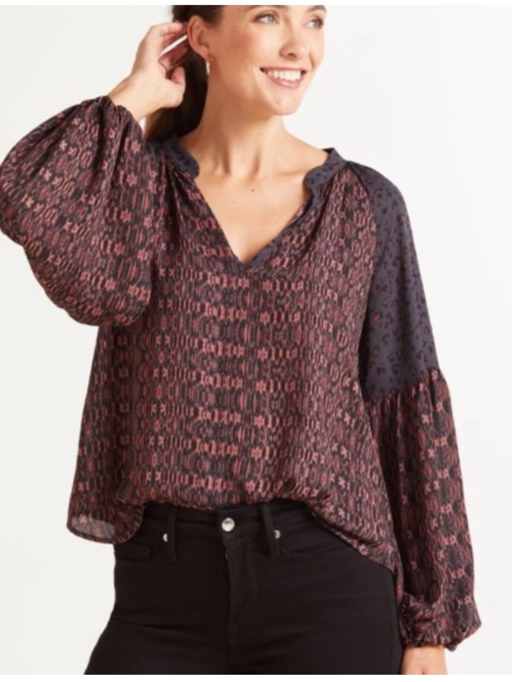 Roan + Ryan Evereve NWT Annabelle V Neck Blouse Size XS